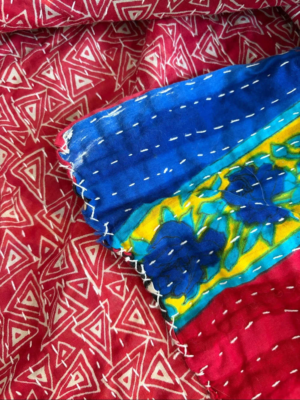 Vibrant Floral Kantha Throw in Red & Blue hand stitched - Picture 4 of 5